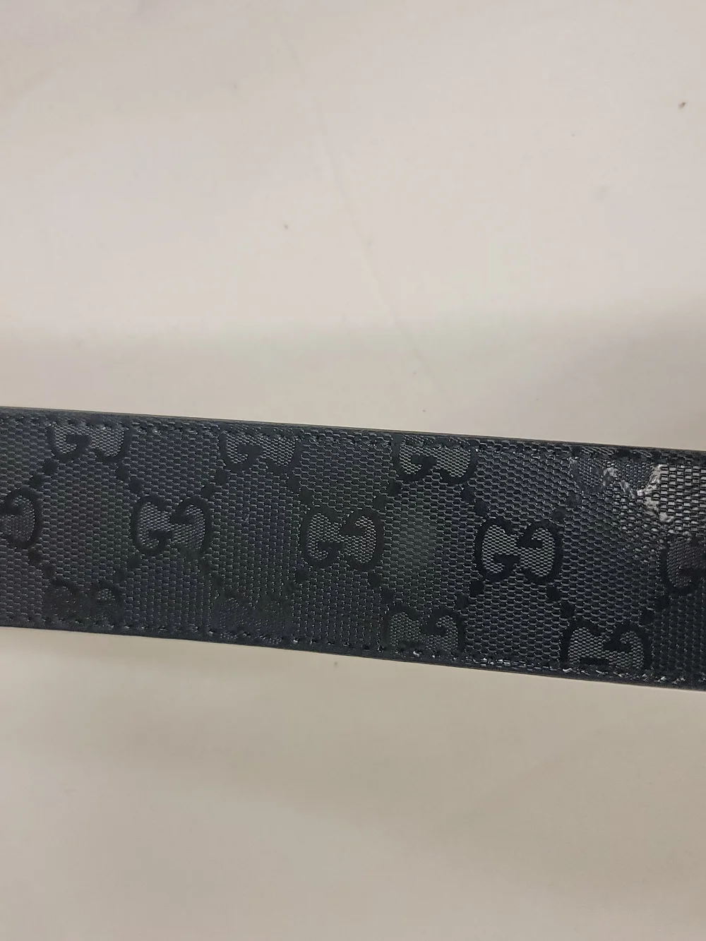 Gucci Men’s Black Leather G Buckle Belt